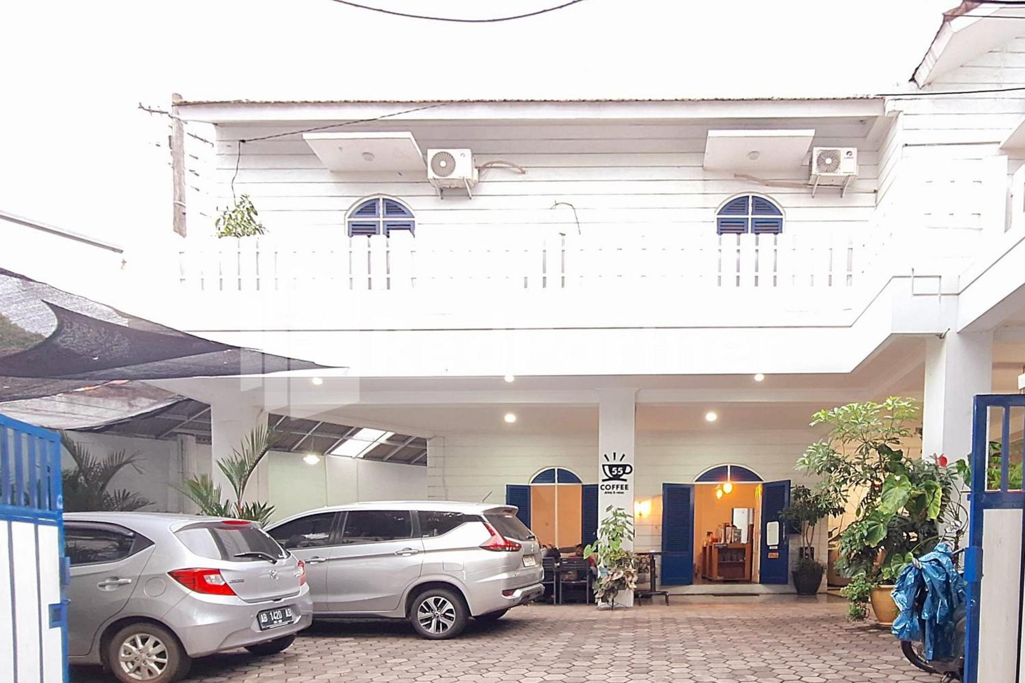 House N Coffee 55 Temanggung Redpartner Hotel Kültér fotó